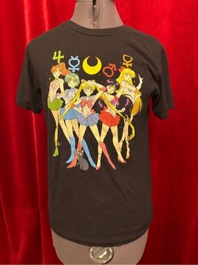 Hot Topic Black Sailor Moon Graphic Tee
